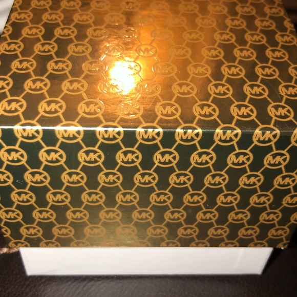 NIB Michael Kors Bracelet💛 - Picture 6 of 7